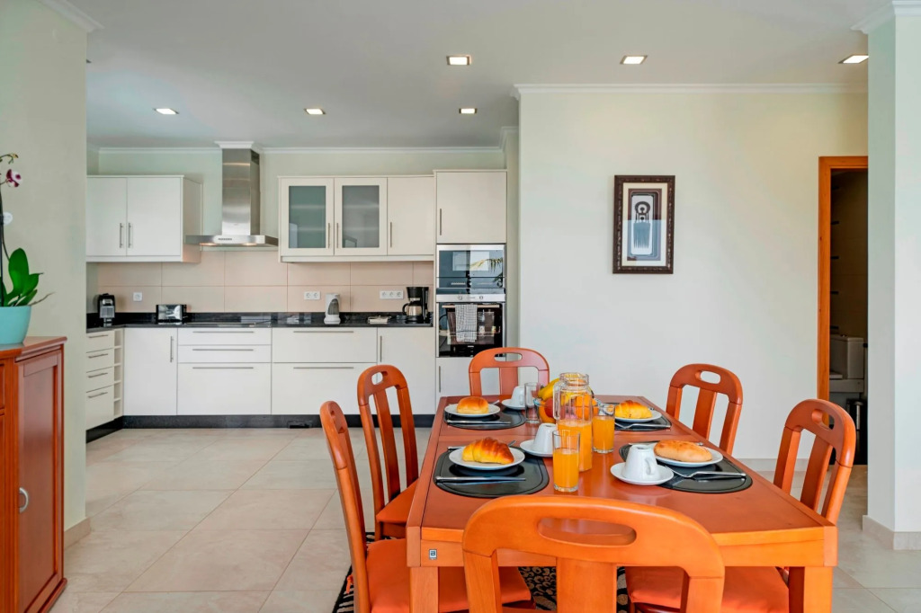 3 bedroom in Calheta, stunning views, private heated pool | Casa Amaro Mar