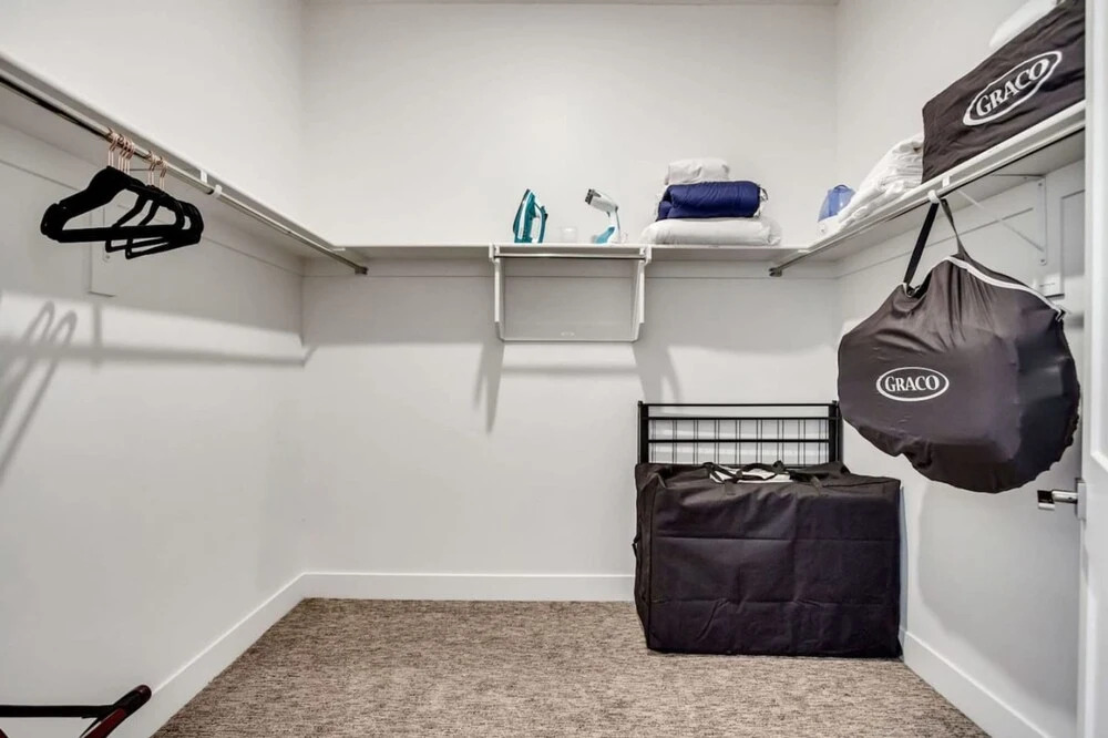 Family Friendly - 4th Story w Elevator - King Beds