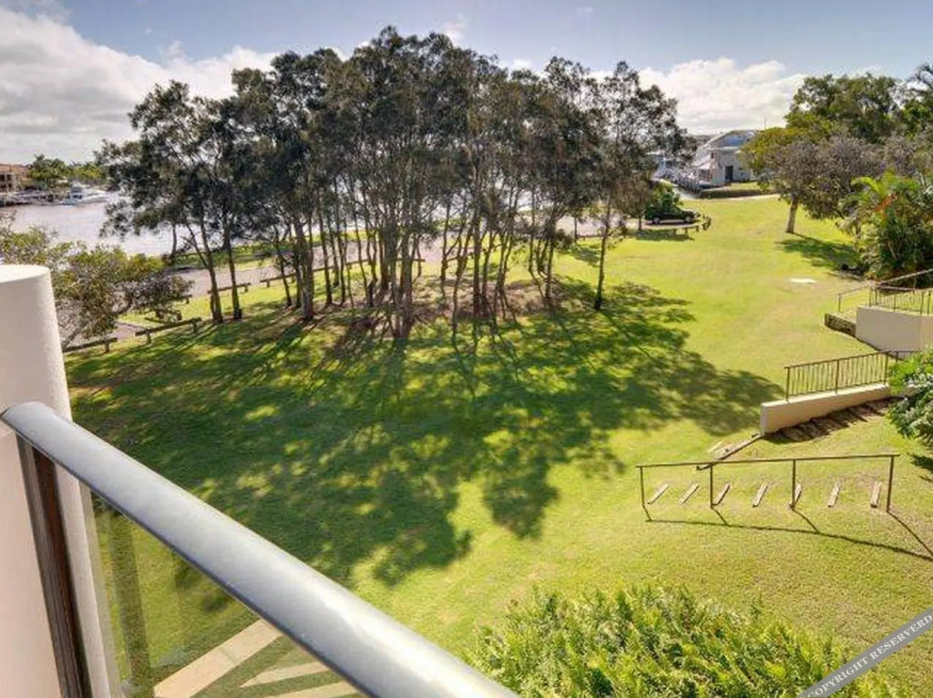 Maui 6 - 2 BDRM Apt on Parkyn Pde