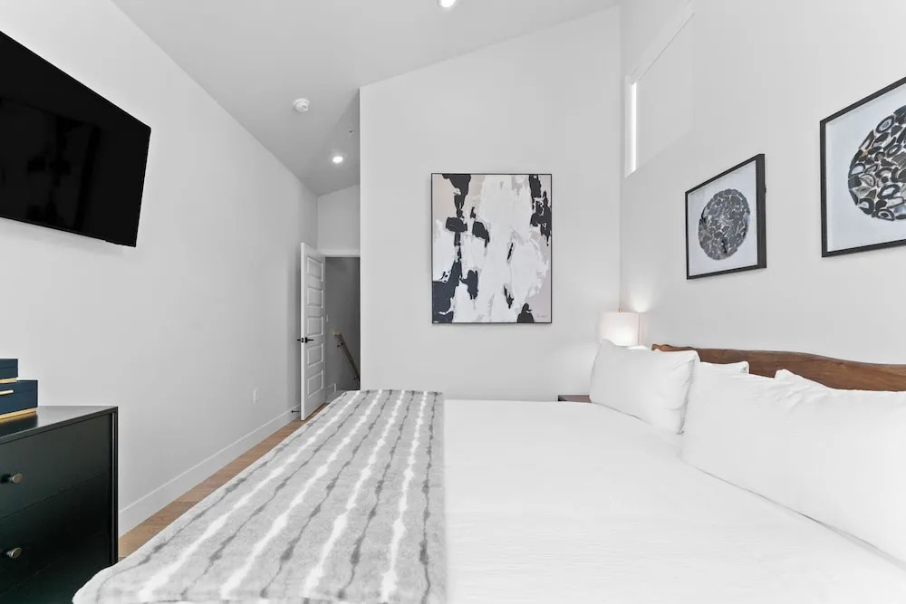 Brightwood #301, Building 2