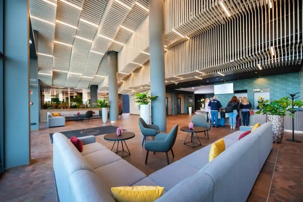 Flow Hotel & Conference