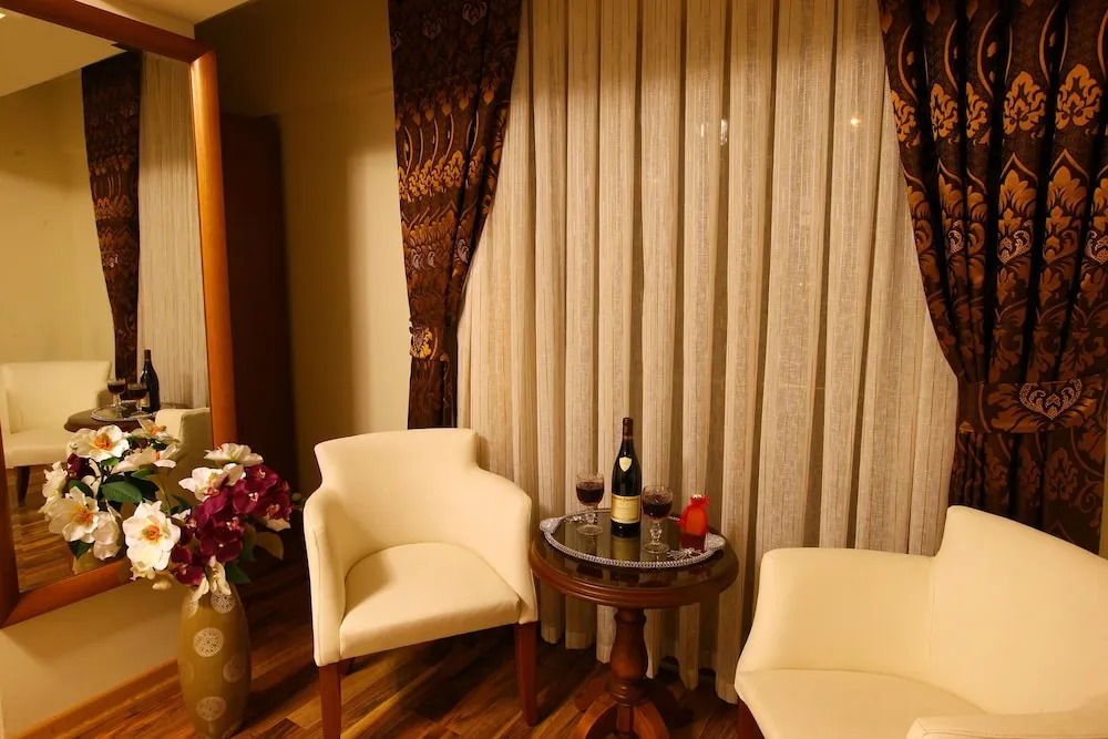 Saadet Grand Boutique & Business Hotel