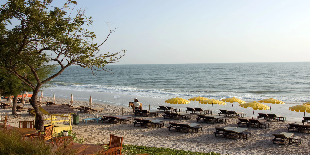 Baan Bayan Beachfront Hotel