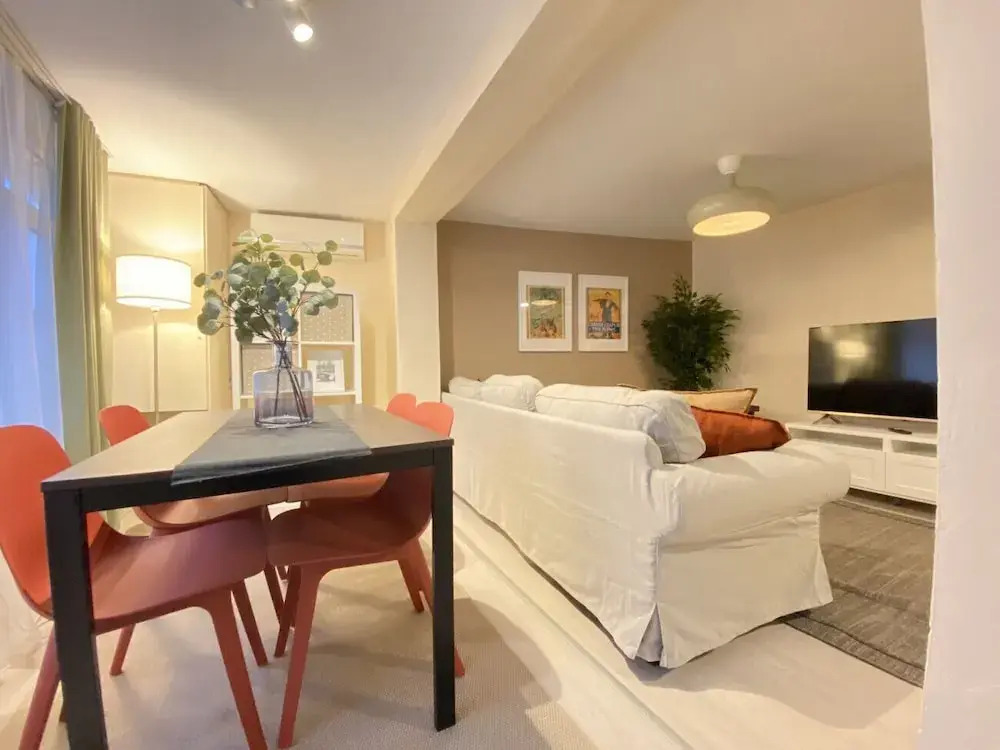 Charming and Central Flat Near Macka Park
