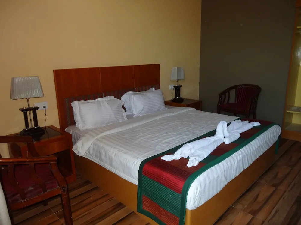 Serene Aravali Resort