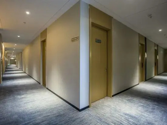 Magnotel (Zhenjiang South Railway Station Greenland Plaza Branch)