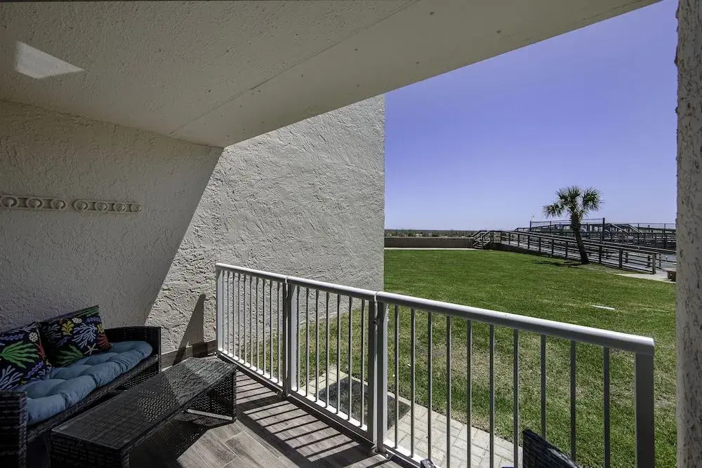 Gulf Shore Condo #119 - 2 Br condo by RedAwning