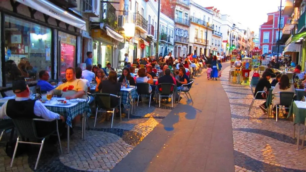 TEJO HOUSE RIVER Lisbon (Cacilhas)