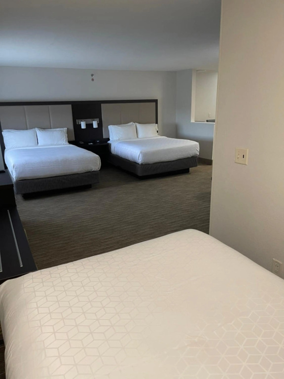 Holiday Inn Express Hotel & Suites Las Vegas NM by IHG