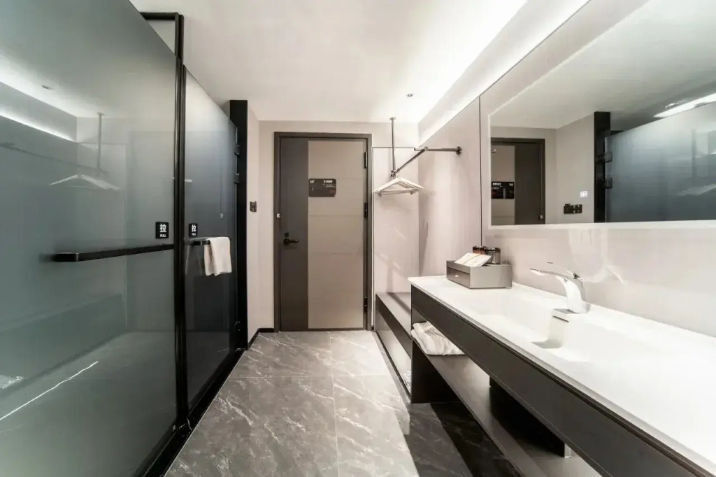 Rezen Dong Hotel (Guangzhou Jingxi Nanfang Hospital Tonghe Subway Station Branch)