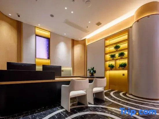 Yunduo Bao Hotel (Yugan Desheng Street Store)