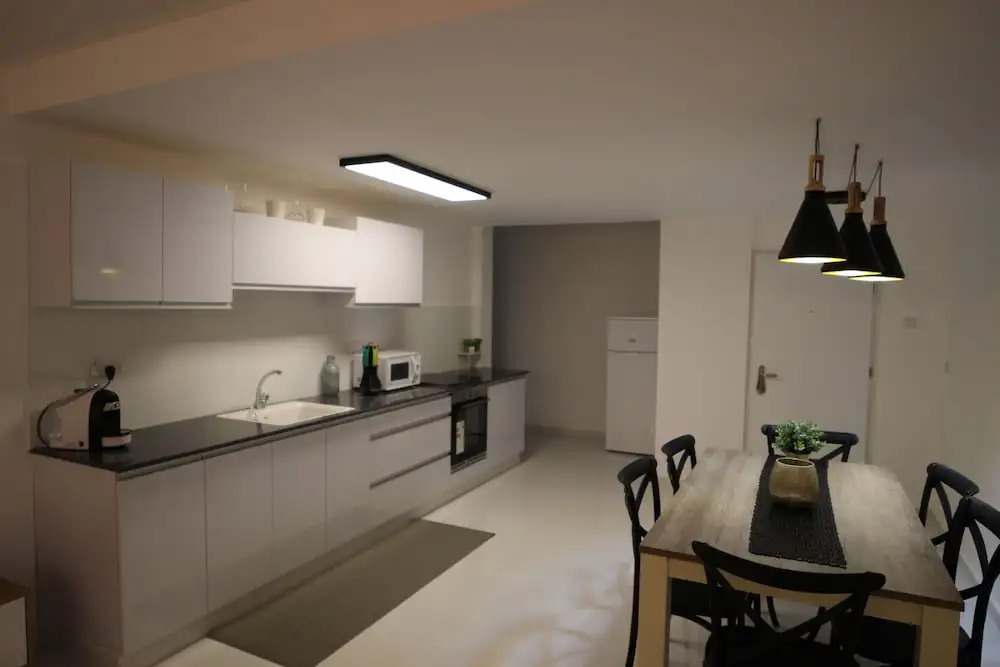 YalaRent Sunny 3BR APT - Families only