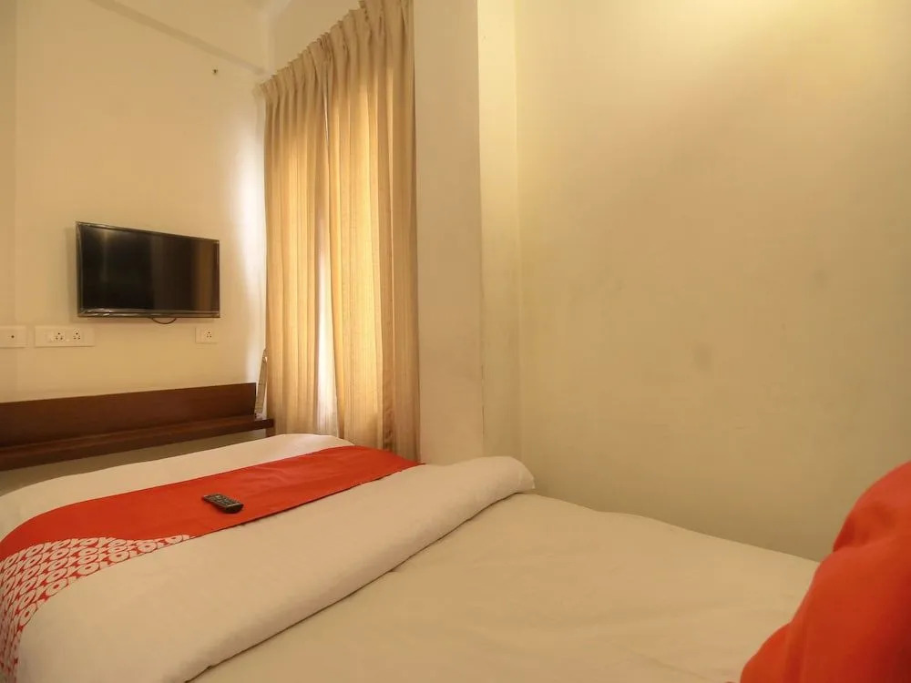 OYO 1531 Vels Grand Inn Hotel