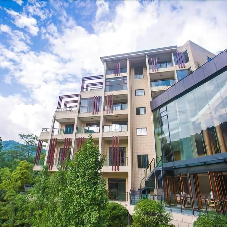Qiliping Peninsula Hotel