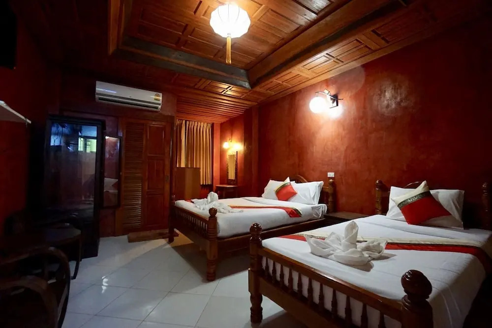 Rom Sak Resort
