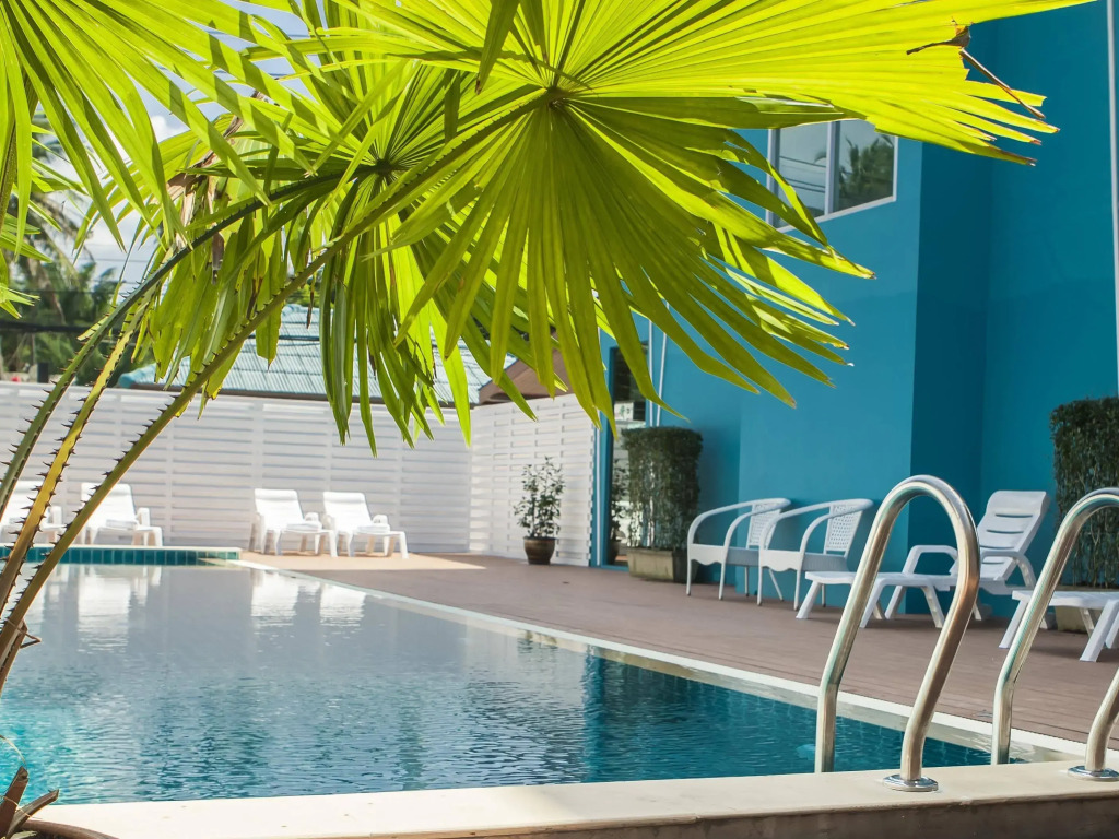 Maenam Bay Resort