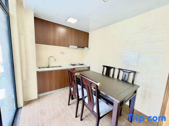 Longrui Homestay (Aoyuan Yingde Chocolate Kingdom)