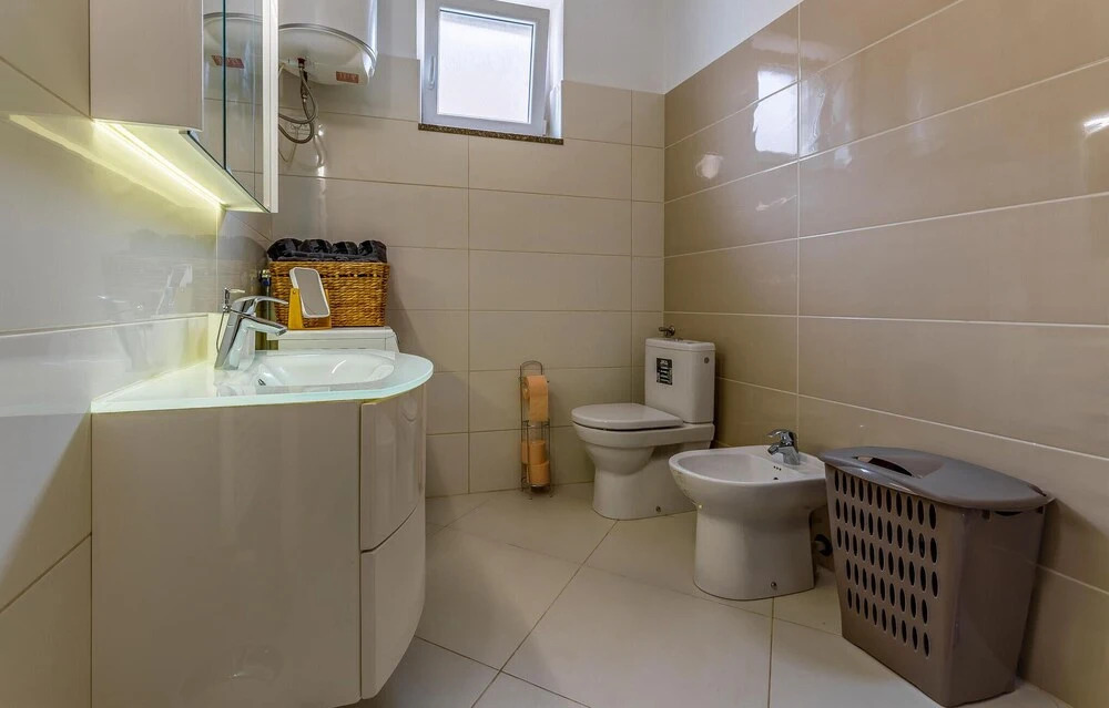 Beautiful Apartment in Liznjan With Wifi and 1 Bedrooms