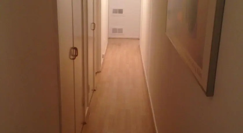 51 Holcroft Court