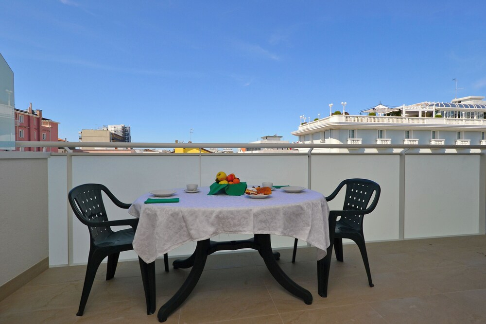 Beachside Accommodation Near the City Centre