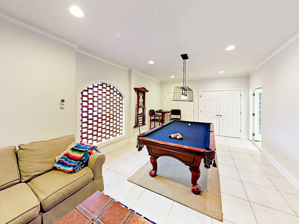 Lakeside - 4 Br Home