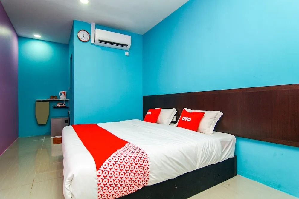 OYO 89517 Little Tanjung Chalet