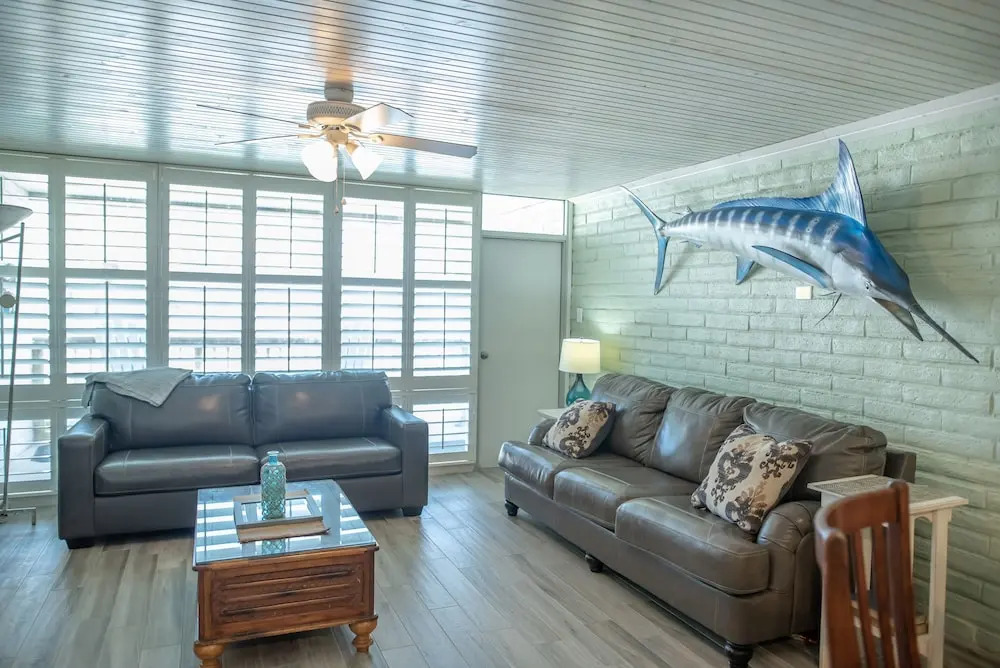 Pearl Marlin 205 by RedAwning