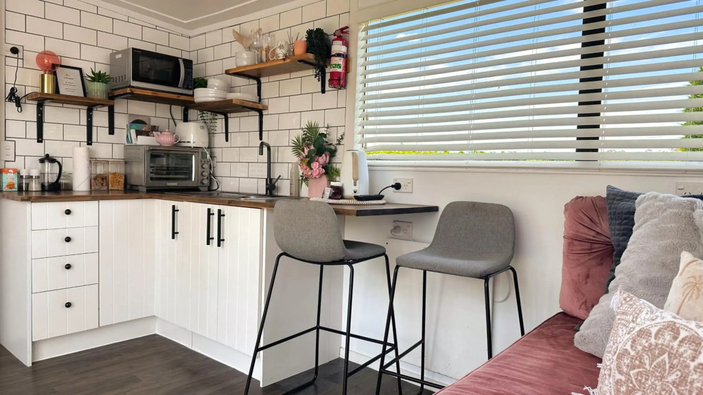 Tiny House Oasis Cambidge-Pool-Hamilton Airport 10mins