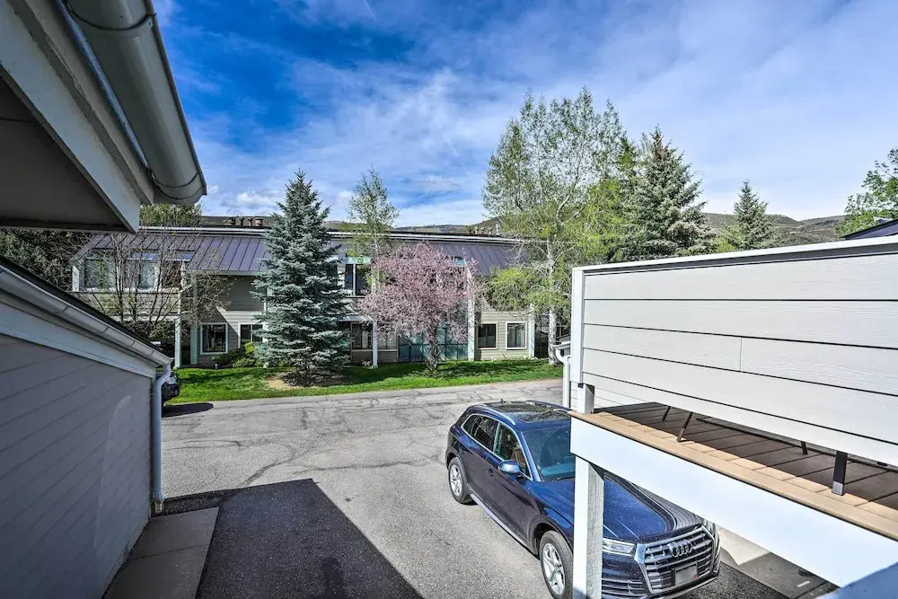 Modern Townhome about 4 Miles to Beaver Creek Resort!