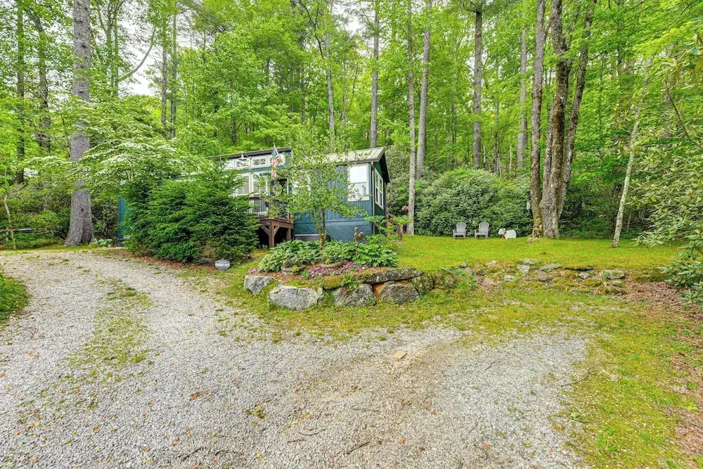 Highlands Vacation Rental - Walk to Main St