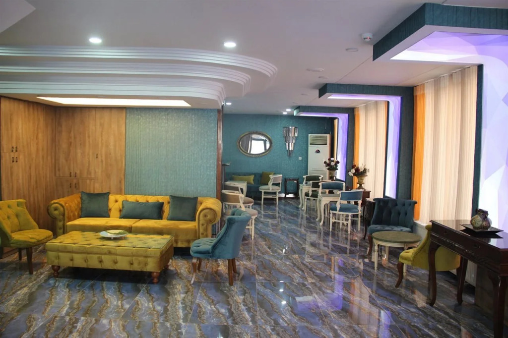 Kaya Madrid Hotel