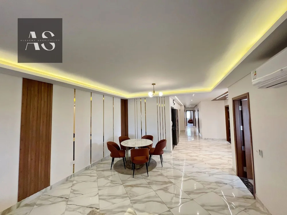 White Palace Hotel EG