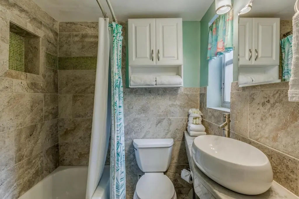 Five Palms Suite 106 - Daily - Weekly - Monthly