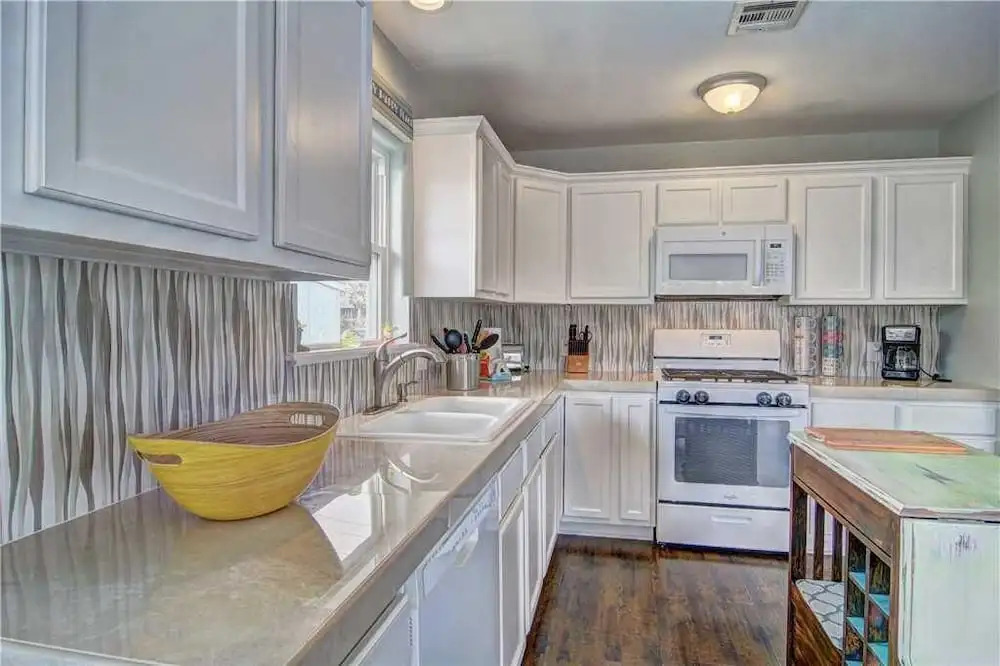 A Big Nauti 5 Bedrooms 2 Bathrooms Home