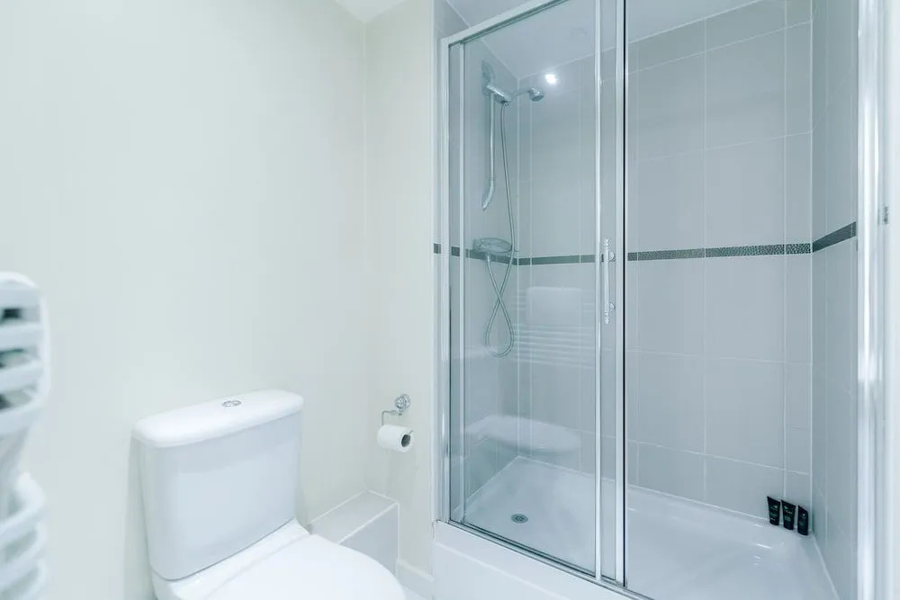 Roomspace Apartments-Courtyard Guildford