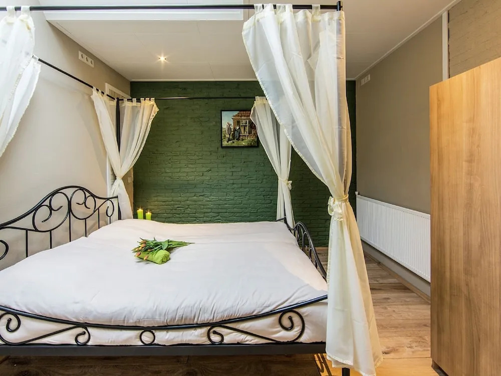 Holiday home in De Bult near Giethoorn Waters