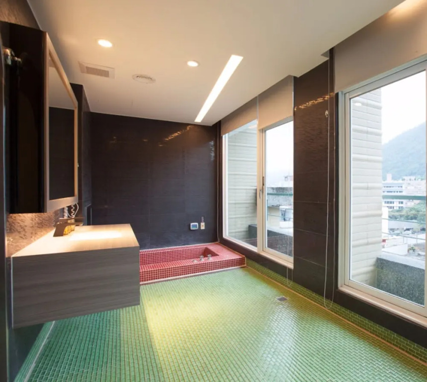 Jiaoxi Hot Spring Hotel