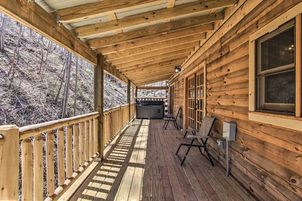 'the Phoenix' Cabin w/ Hot Tub in Gatlinburg!