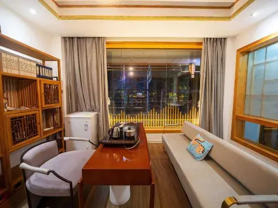 Phoenix Mandu River View Homestay