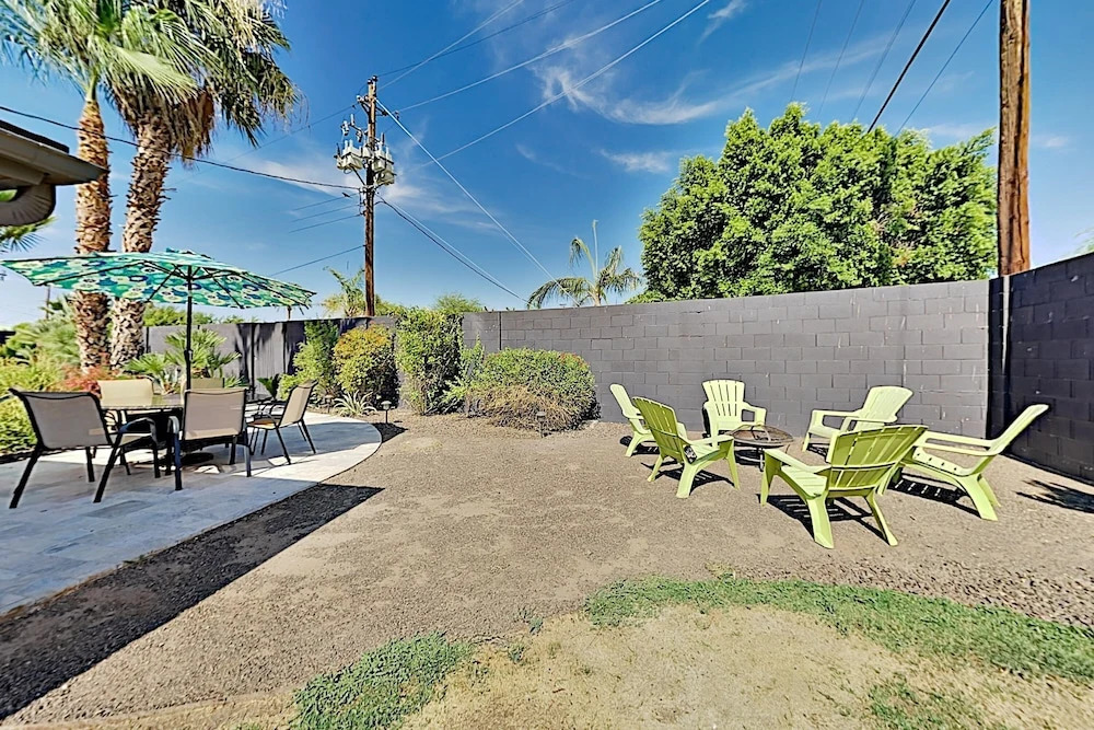 Peaceful Walled Paradise W/ Private Yard & Pool 4 Bedroom Home