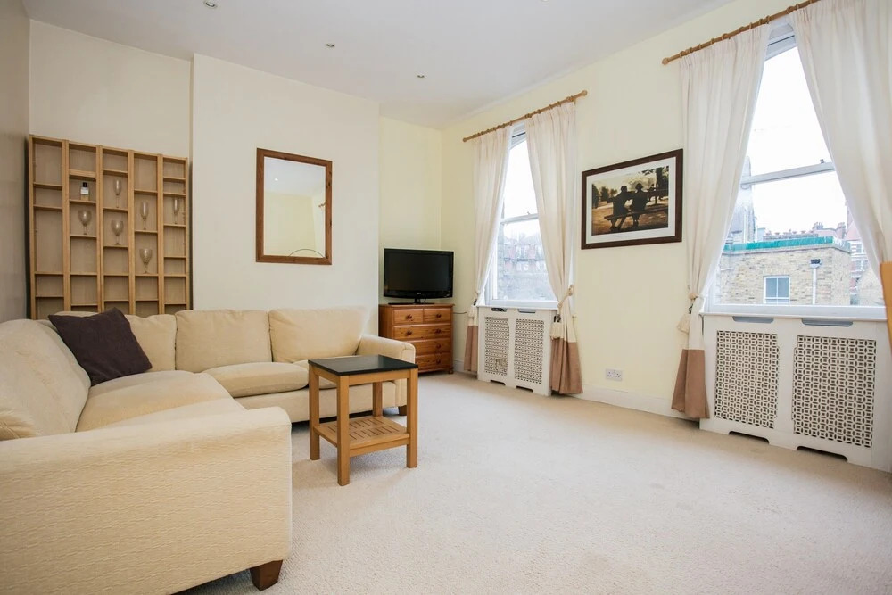 2 Bedroom Apartment In Chelsea