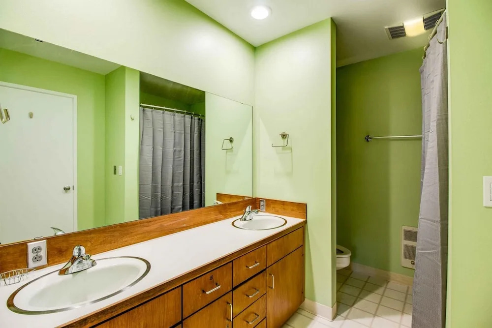 Meadow House Condo 6