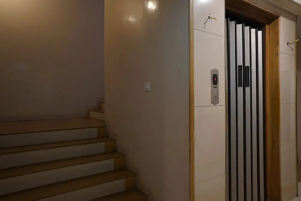 OYO 23430 Hotel Radiant