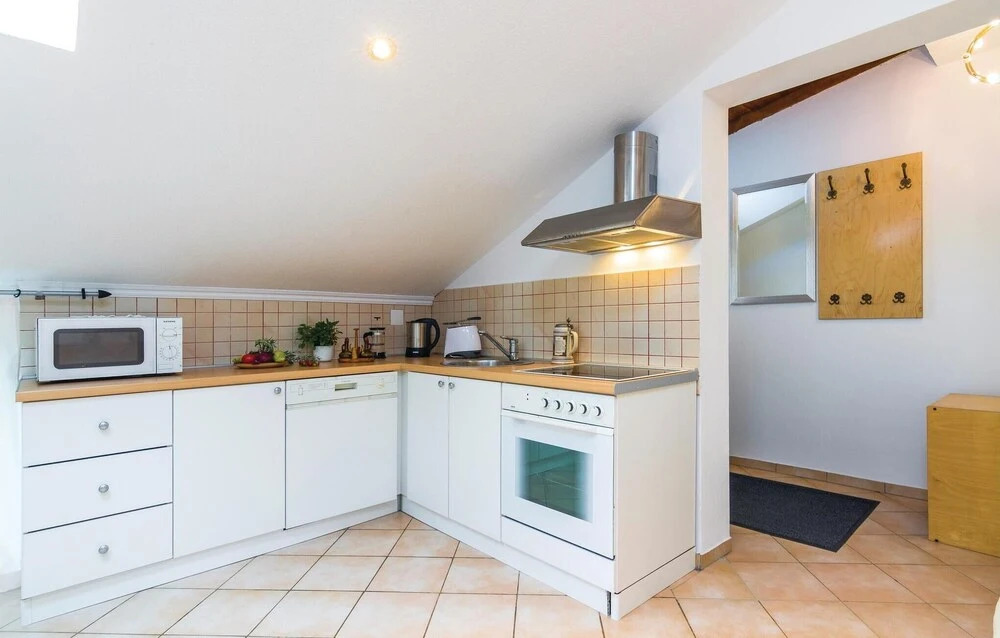Stunning Home in Musalez With Wifi and 1 Bedrooms