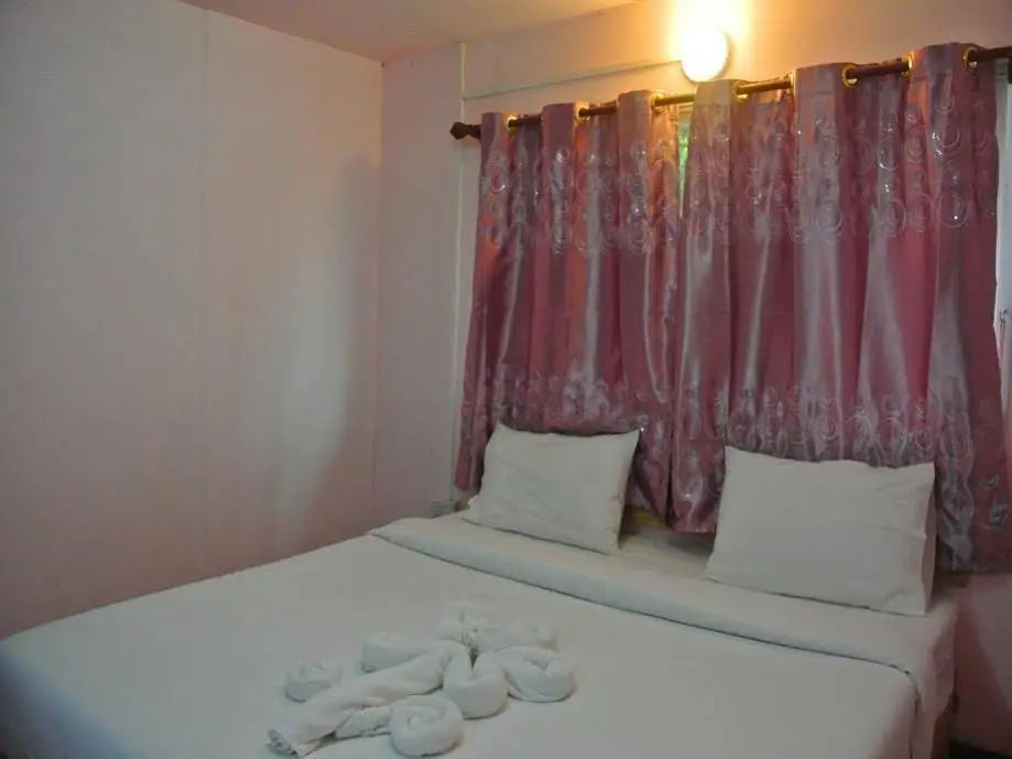 Baansuan Restaurant and Resort(บ้านสวน เรสเทอรองต์ แอนด์ รีสอร์ต)