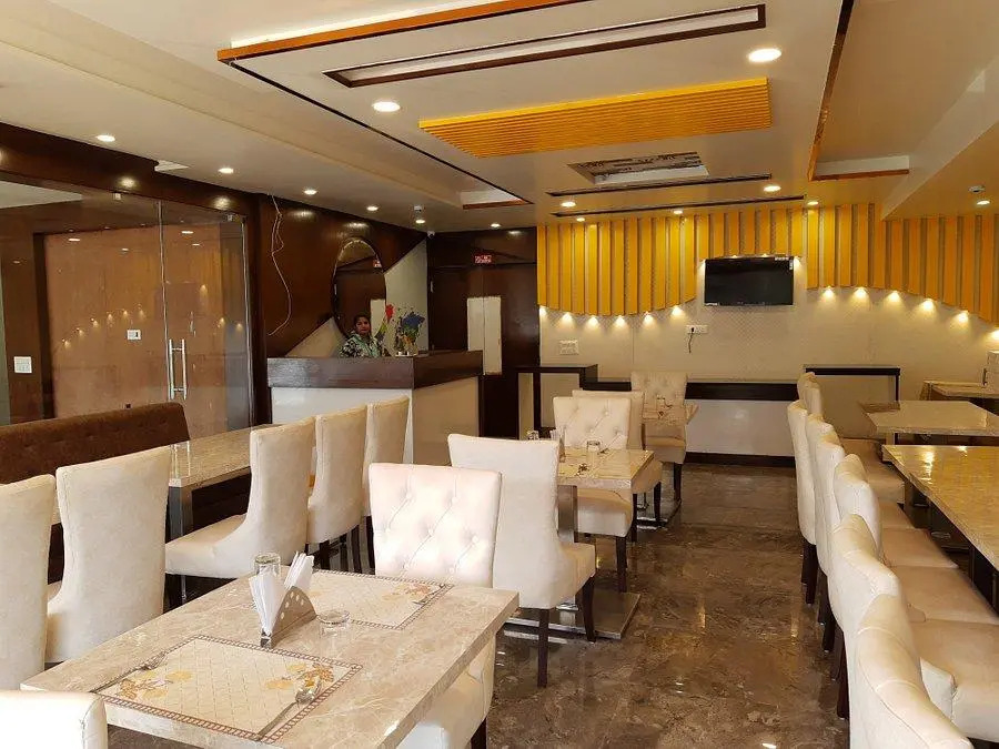Hotel Jmd World Sarover