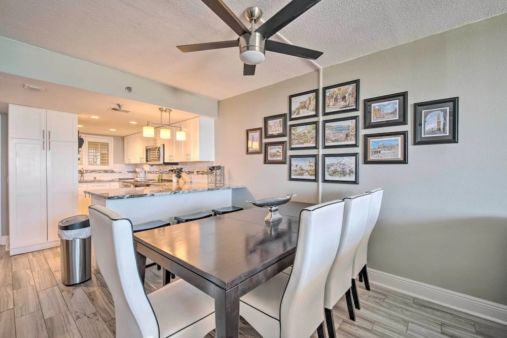 Relaxing Hudson Condo Steps From the Pool!