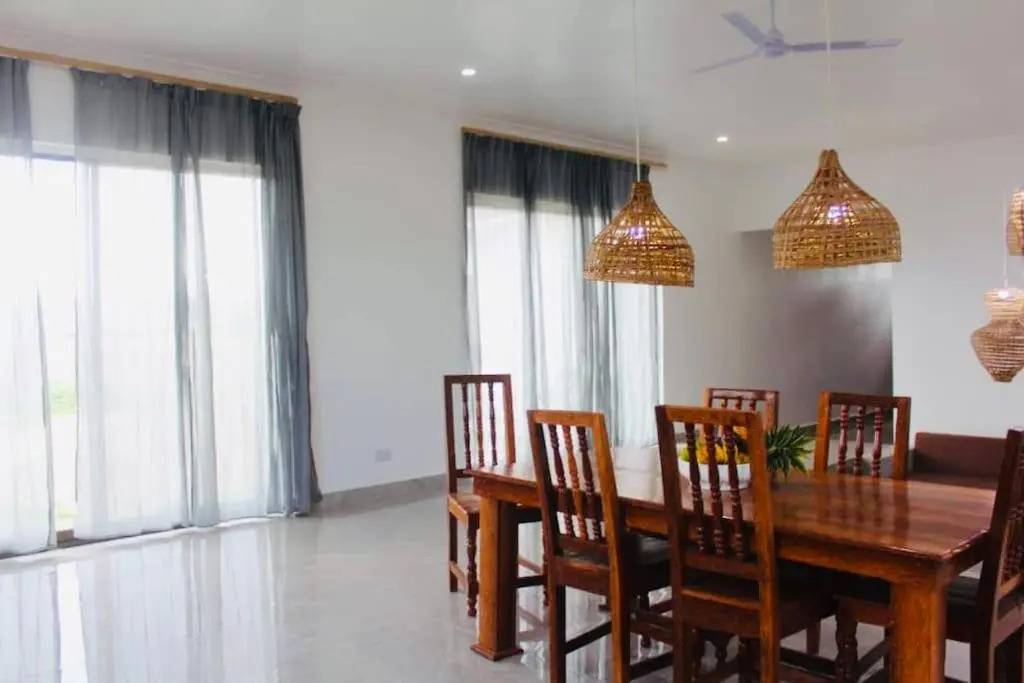 La Luna Villa -Spacious villa near beach