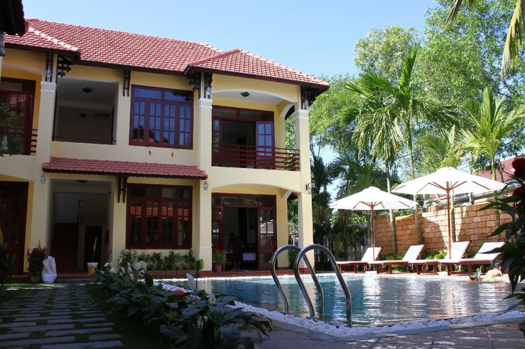 The Earth Villa