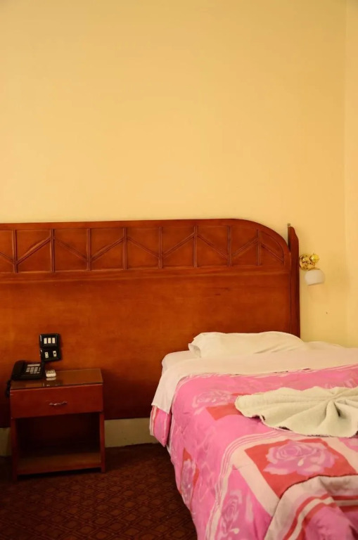 Louris Inn